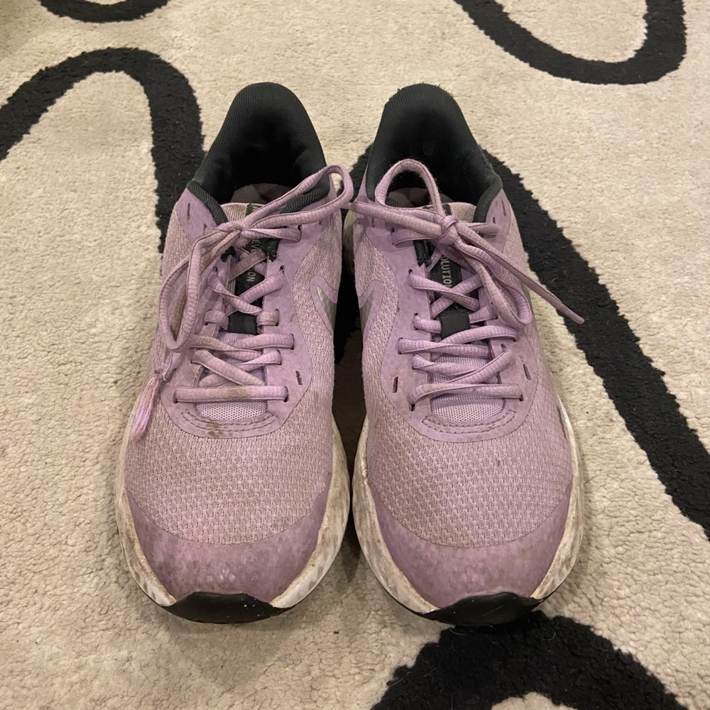 Nike Women's Purple Athletic Shoes